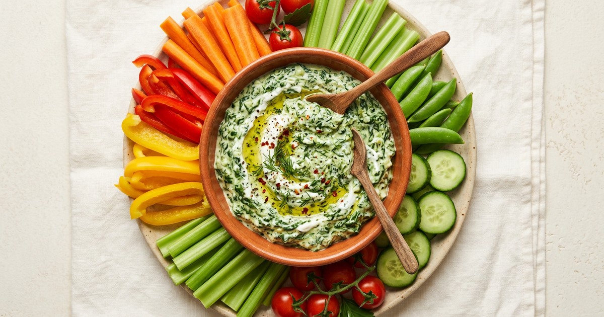 Greek Yogurt Spinach Dip: High-Protein Dip with Vegetable Crudités